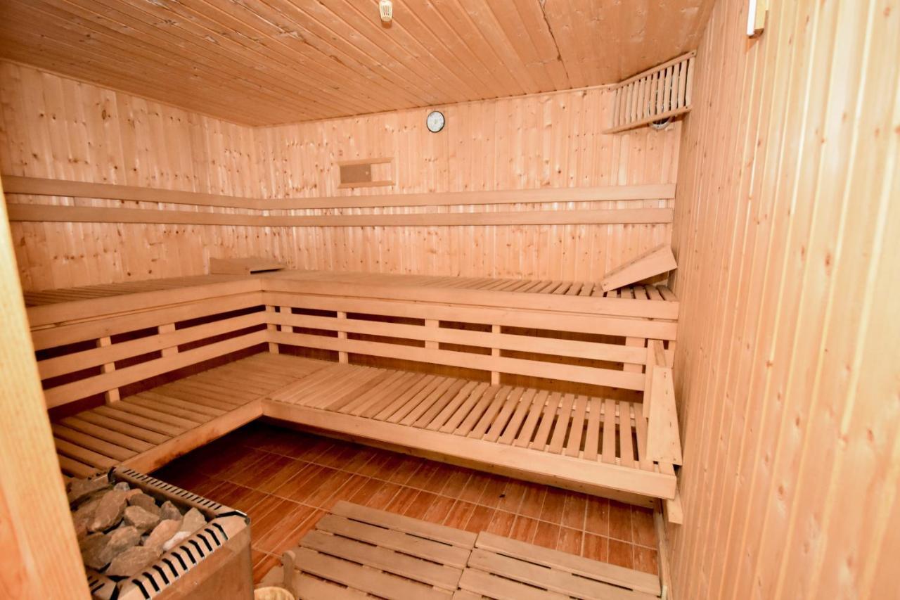 Vila Parang Петрошани Экстерьер фото